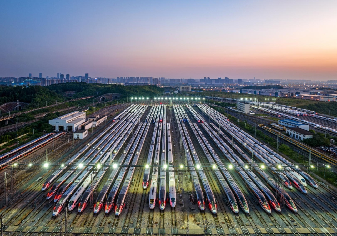 心向暖陽，步履生花